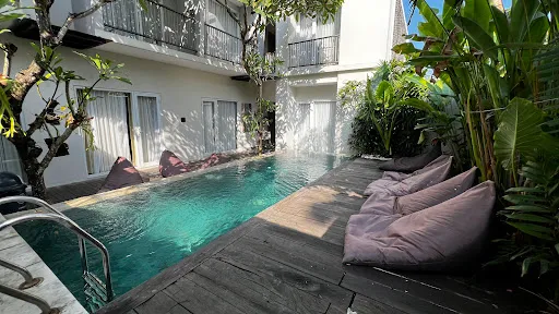 Hola seminyak 2