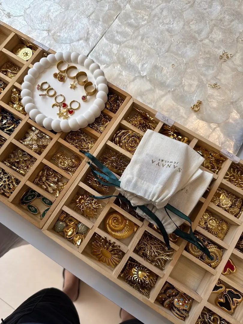 Sanaya Jewelry - Bali Charms Bar 2