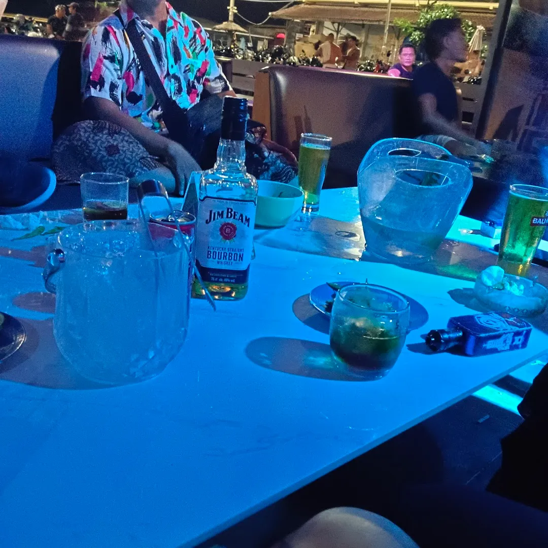 Sakura pub 4