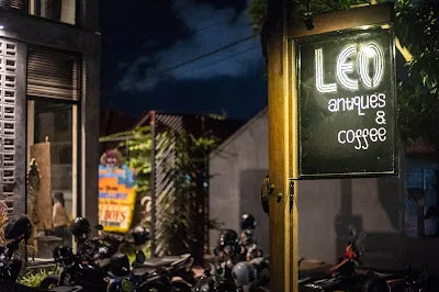 Leo Antiques & Coffee 1