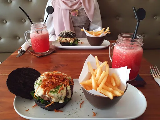 World Cafe Wahrung 2