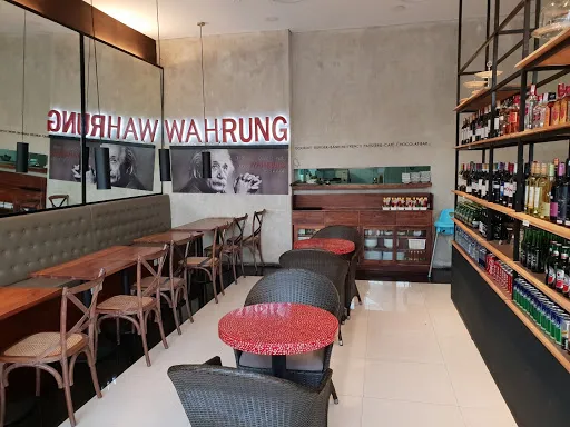 World Cafe Wahrung 4