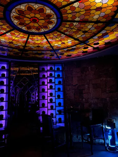 Mirror Lounge & Club 3