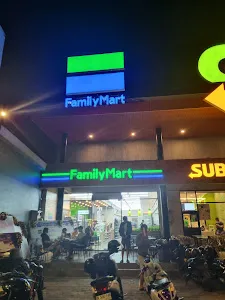 FamilyMart Kuta Square 2