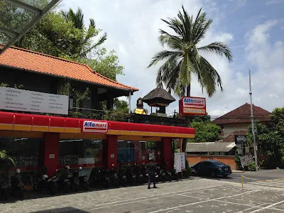 FamilyMart Kuta Square 3