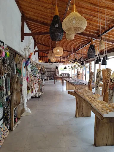 Seminyak Gallery - Bali Arts & Crafts 2