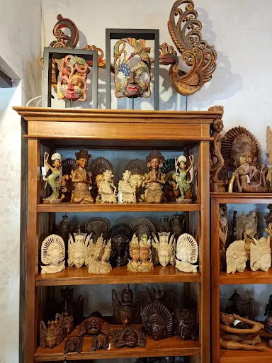 Seminyak Gallery - Bali Arts & Crafts 3