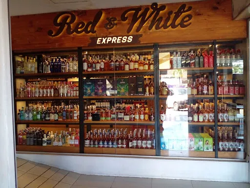 Red & White, Seminyak Square 4