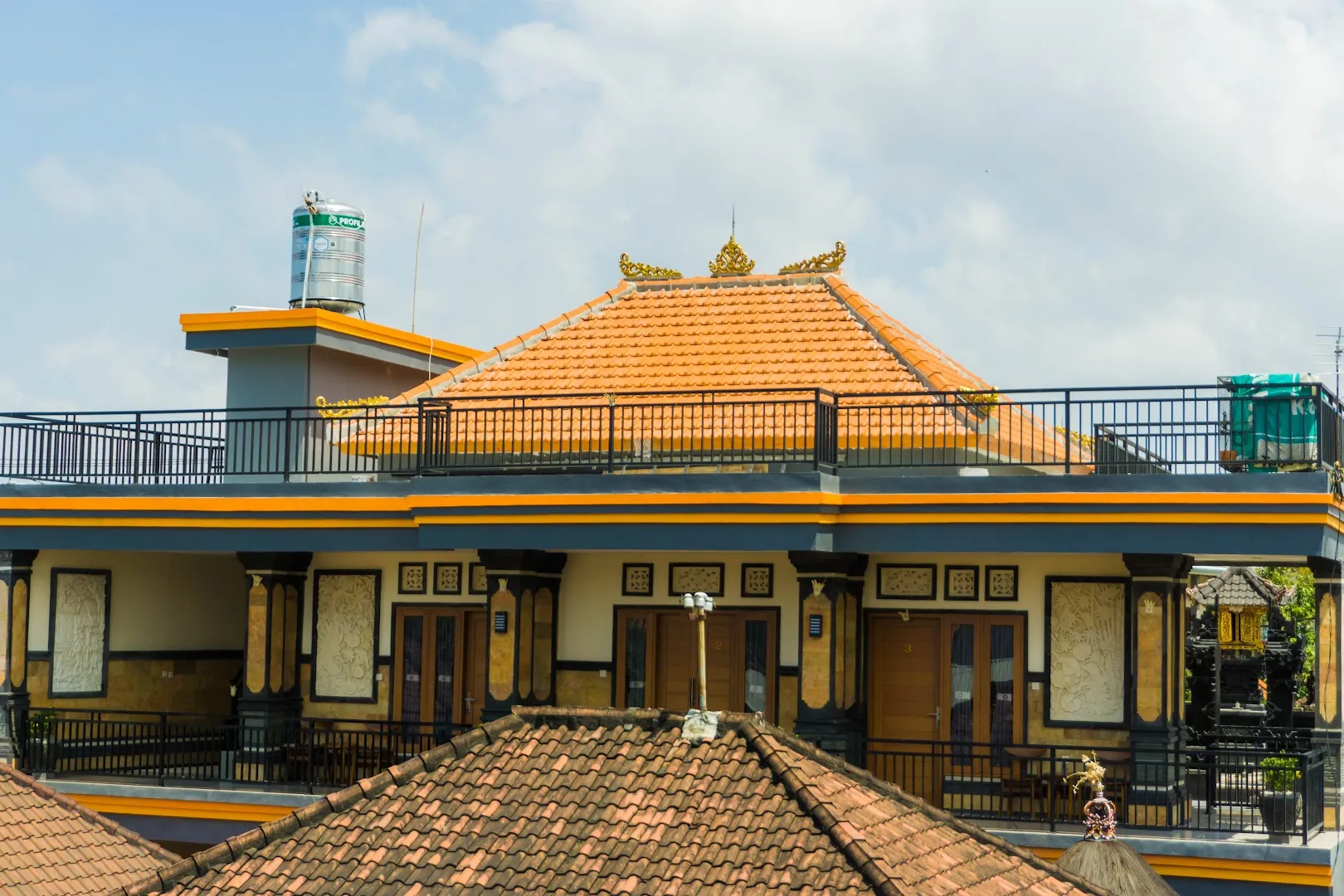 Cakra House