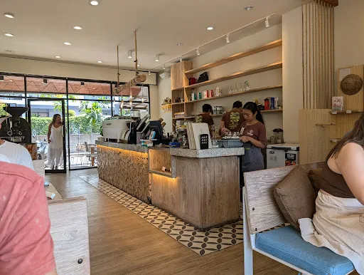 FARMER BREWS ROASTERY 4