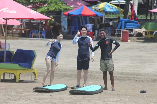 Bali Brown Surf Coach/ Surf Lesson 3