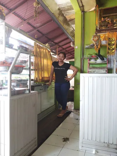 Pasar Senggol Padang Sambian Kelod 1