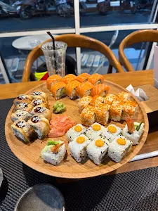 Pine Restaurant and Sushi Seminyak 2