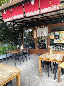 Pine Restaurant and Sushi Seminyak 4