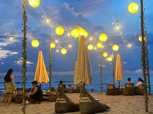 Naughty Pineapple Beach Bar & Sunset View 2