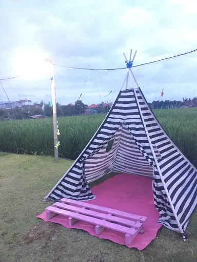 Outdoor Cafe 3