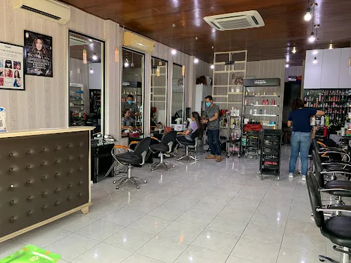 Megga Hair Studio 3