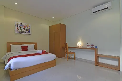 RedDoorz Plus @ Mahendradatta Denpasar 1