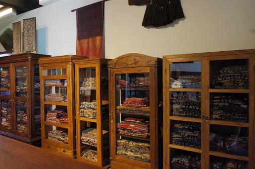 Ikat Gallery 2