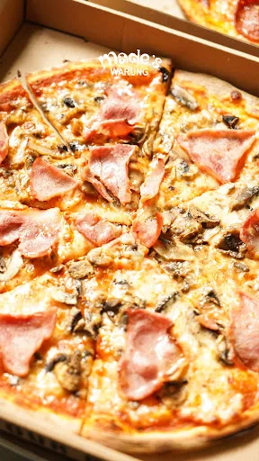 Made's Lucca Pizza 1