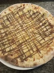 Made's Lucca Pizza 3
