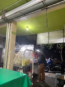 Warung Nasi Goreng Khas Jakarta Bu Dennis 1