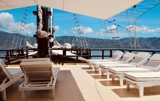 Dewi Nusantara Liveaboard Indonesia 2