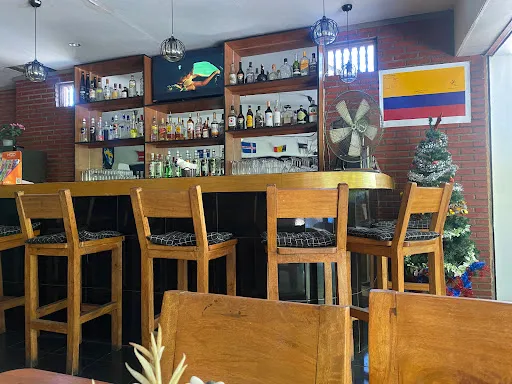 Aggie's Bar & Restaurant 3