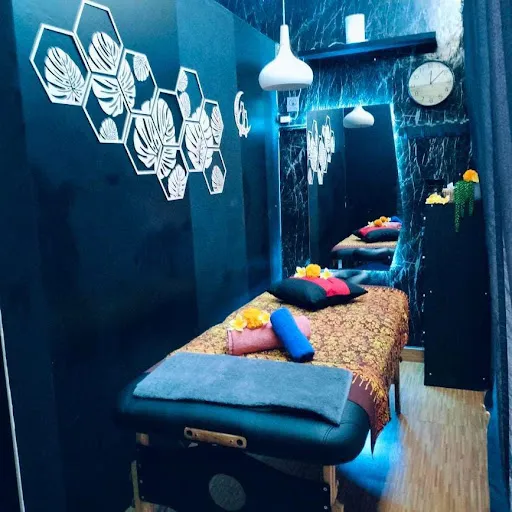 MANSCAP'D MEN'S HEALTH SPA | BARBERSHOP | SPA & MASSAGE 1