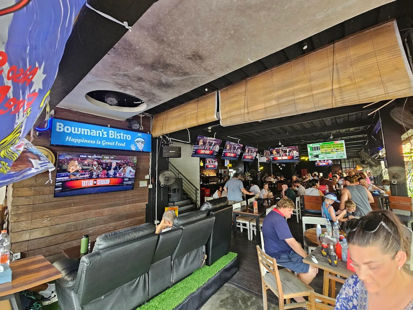 Winx Sports Bar 3