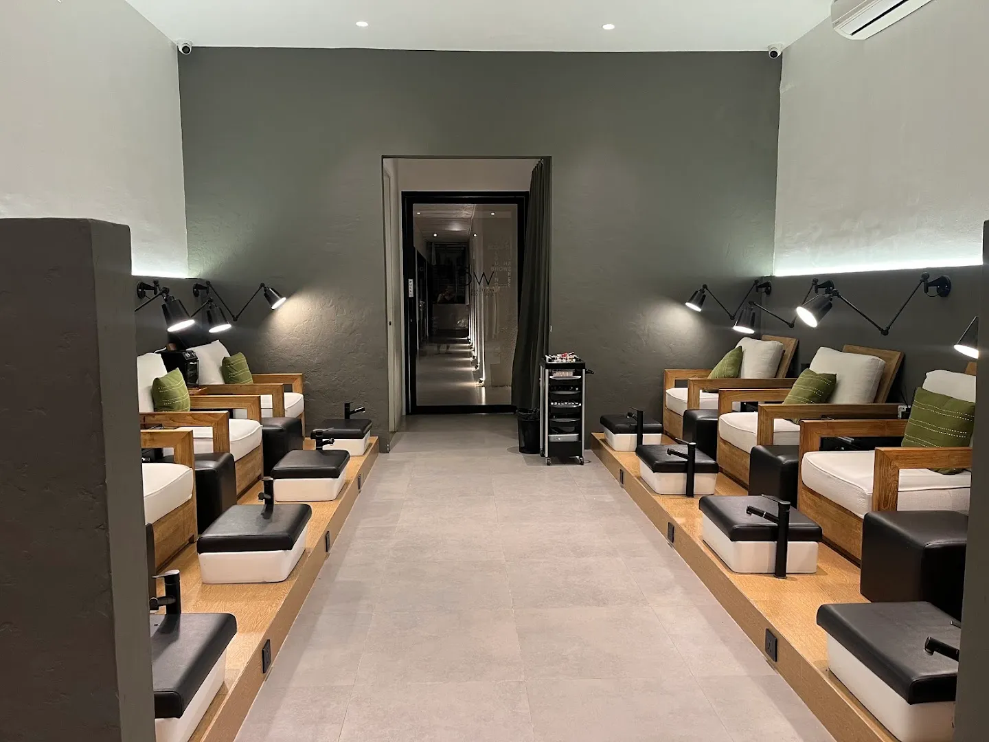 Flow Beauty Lab - Hair & Nails Beauty Salon- Canggu 2