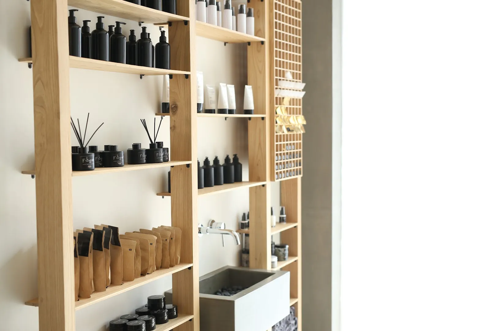 Flow Beauty Lab - Hair & Nails Beauty Salon- Canggu 3