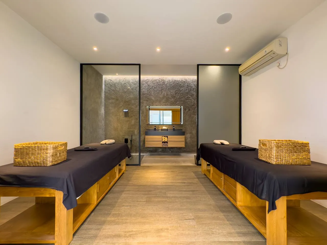 Flow Beauty Lab - Hair & Nails Beauty Salon- Canggu 4