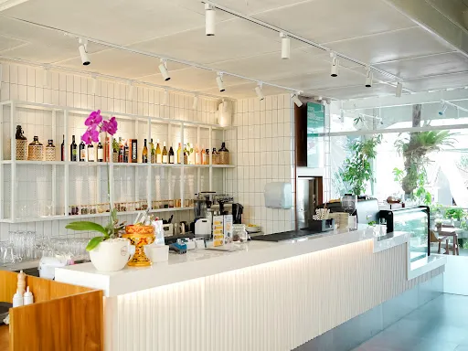 Daily Hub - Cafe & Co Work 1