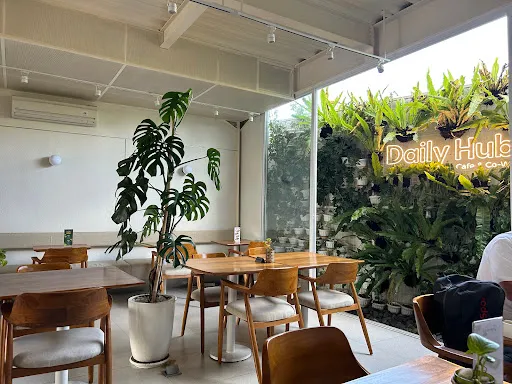 Daily Hub - Cafe & Co Work 3
