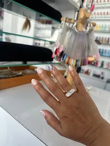 Manggis's Hair & Beauty 4