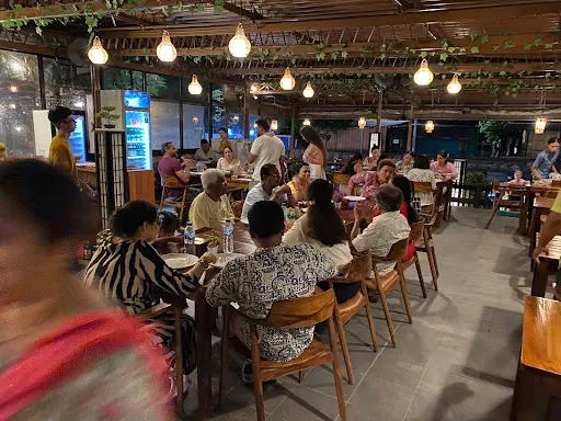 The Taj Indian International Restaurant Kuta Beach 4