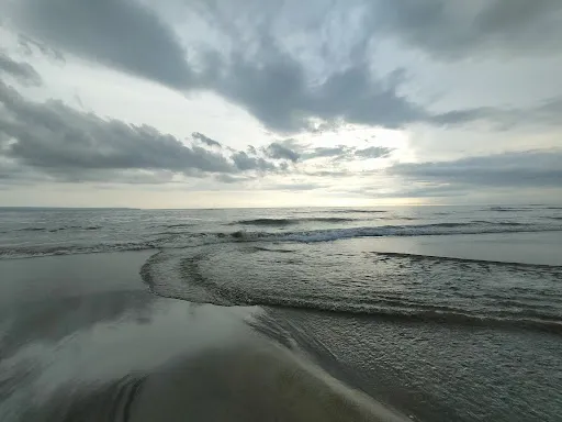 Pantai Berawa 4