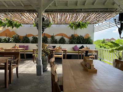 SISTA Dumpling 喜食 Berawa ( last order 10:30 pm ) 2