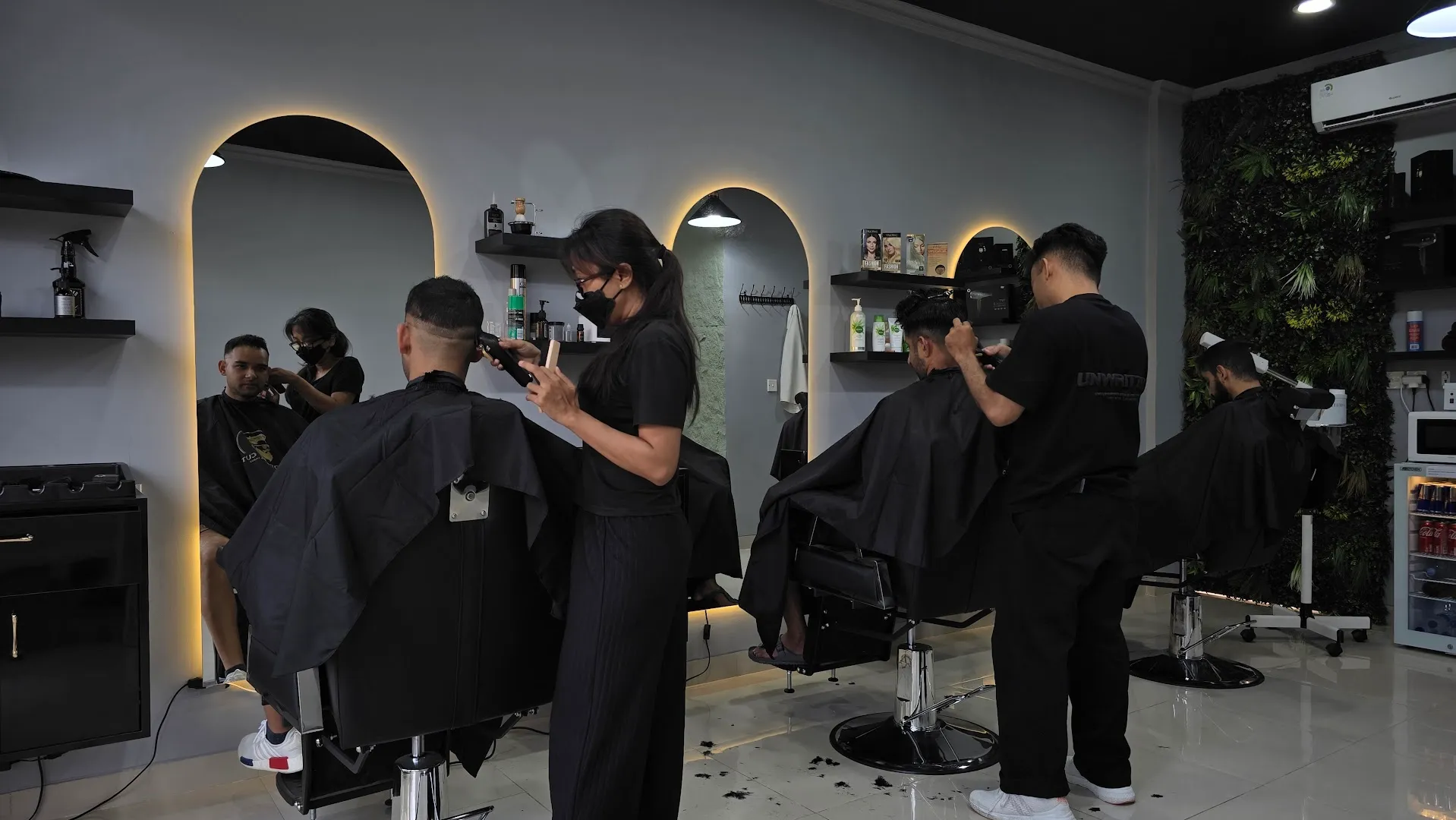 MODERN CUT BARBER 2