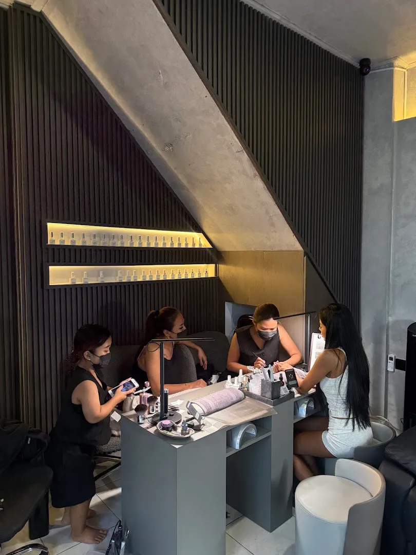 LASHES & NAILS BALI BY US 4