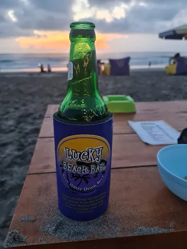 LUCKY BEACH BAR 2