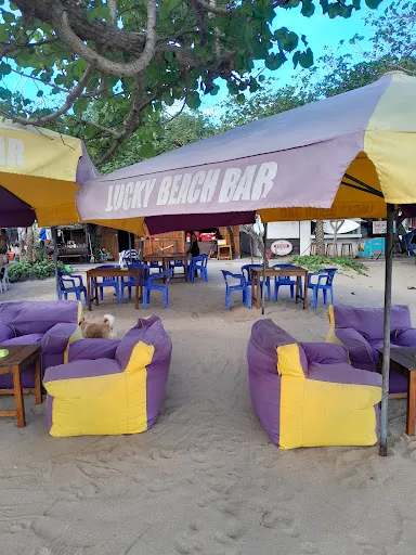 LUCKY BEACH BAR 4