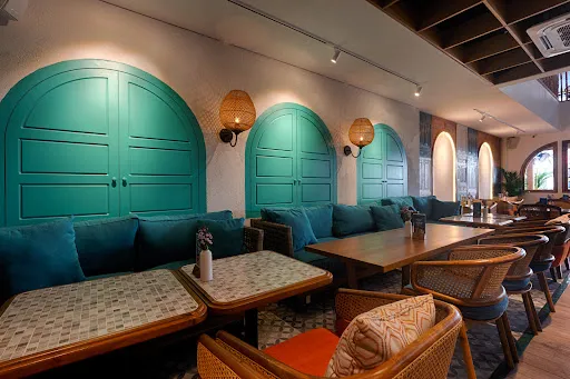 Coco Bistro Kuta Square 4