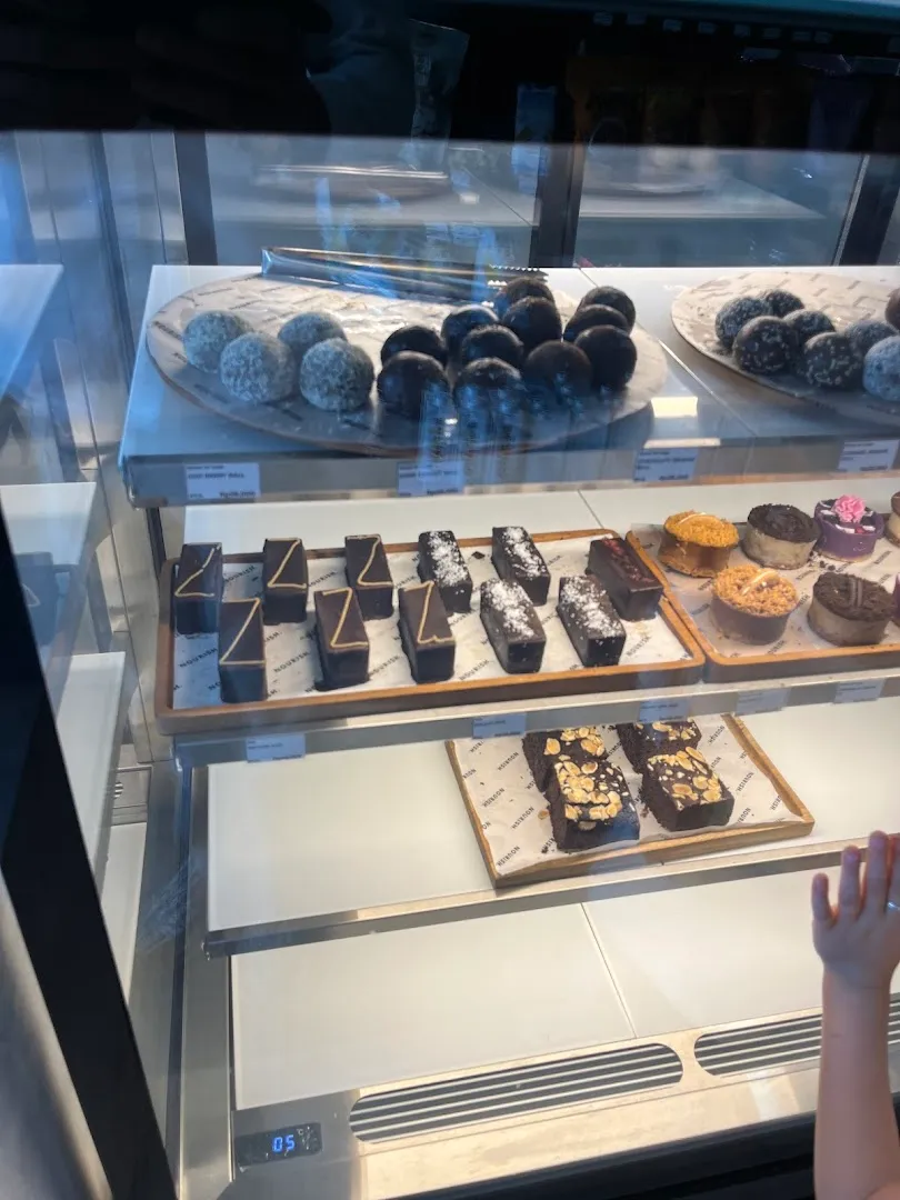 NOURISH WHOLEFOODS BERAWA 3