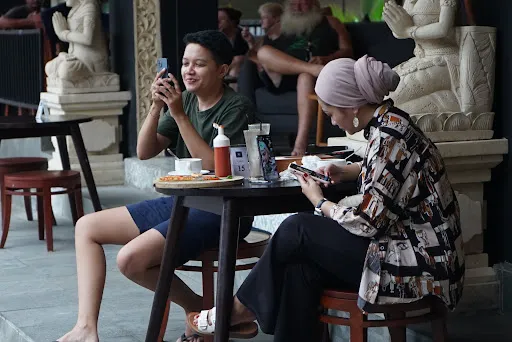 Paulies Kitchen & Bar 3