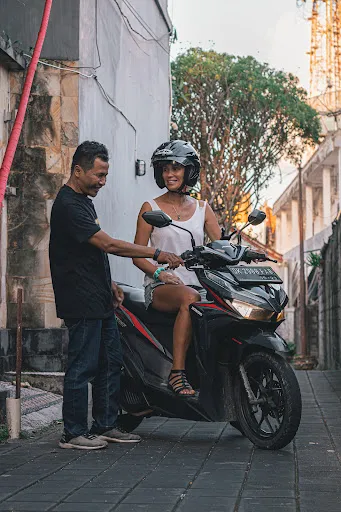 Scooter lesson and riding culture 1
