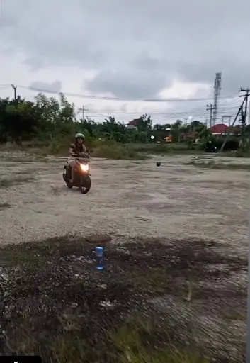 Scooter lesson and riding culture 4