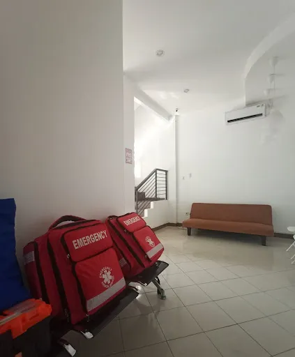 IV Drip Unicare Central Parkir Kuta | Doctor | Diarrhea | Bali Belly +STD test + Rabies Vaccine + Dengue 4