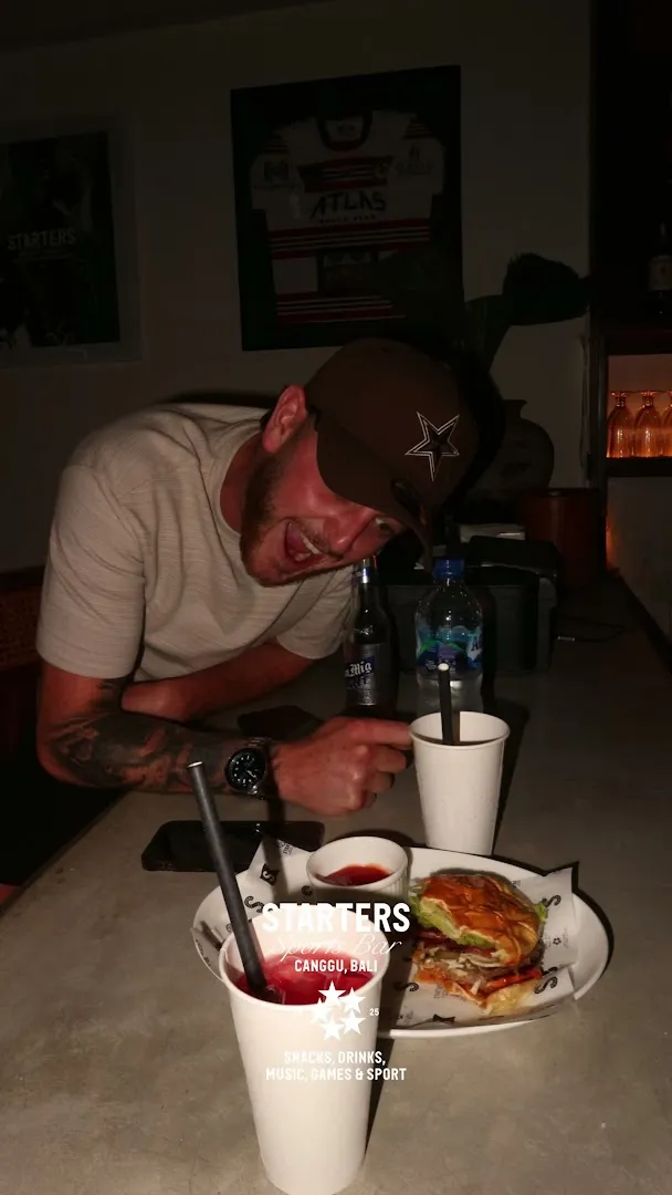 Starters Sports Bar 1